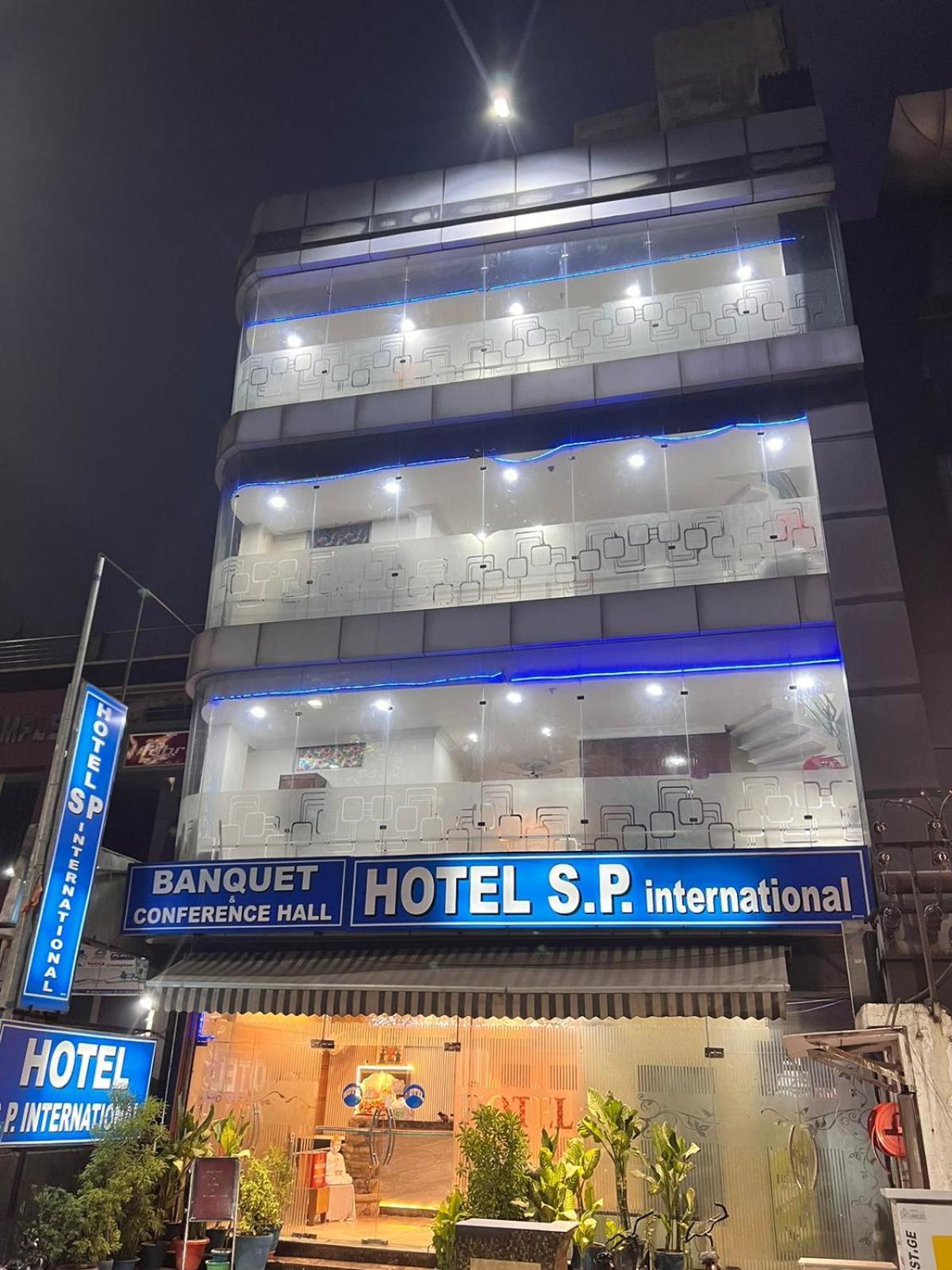 Hotel S P International A Unit Of Mavis Group Lucknow Buitenkant foto